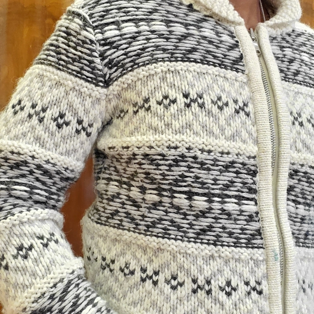 GAP sweater